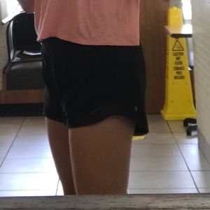 black lululemon shorts